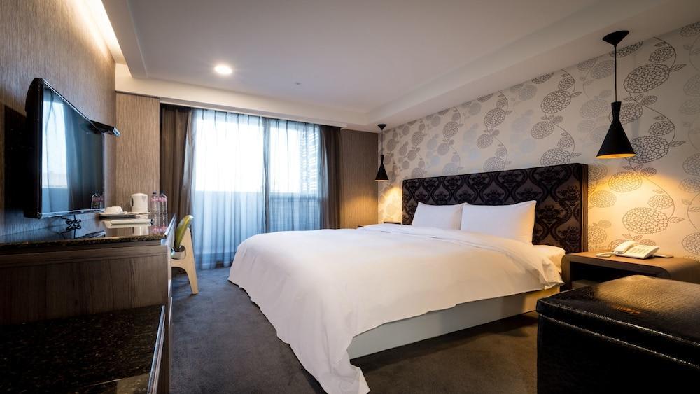 Zaw Jung Business Hotel Taichung Esterno foto