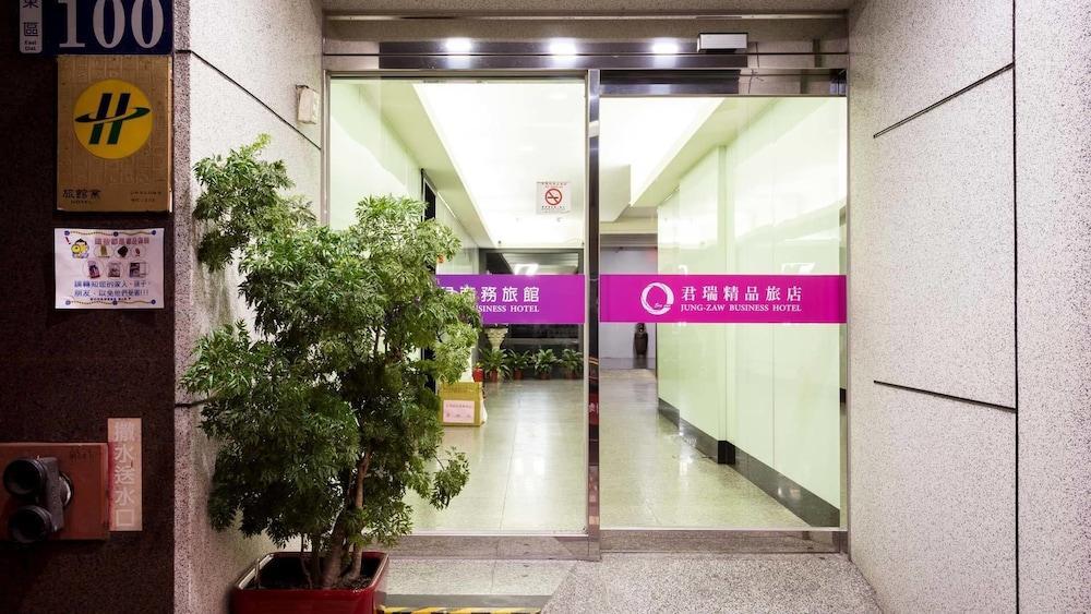 Zaw Jung Business Hotel Taichung Esterno foto