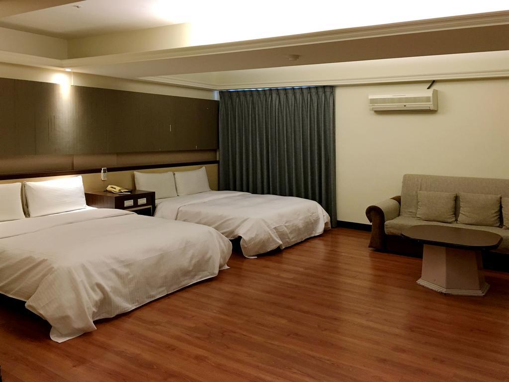 Zaw Jung Business Hotel Taichung Esterno foto