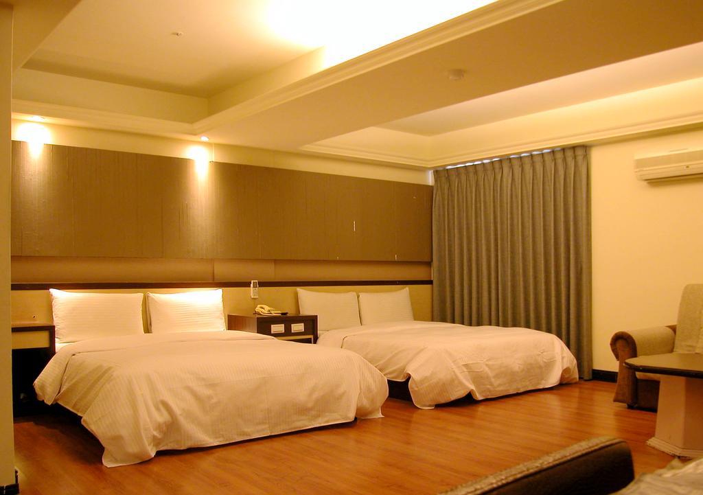 Zaw Jung Business Hotel Taichung Esterno foto